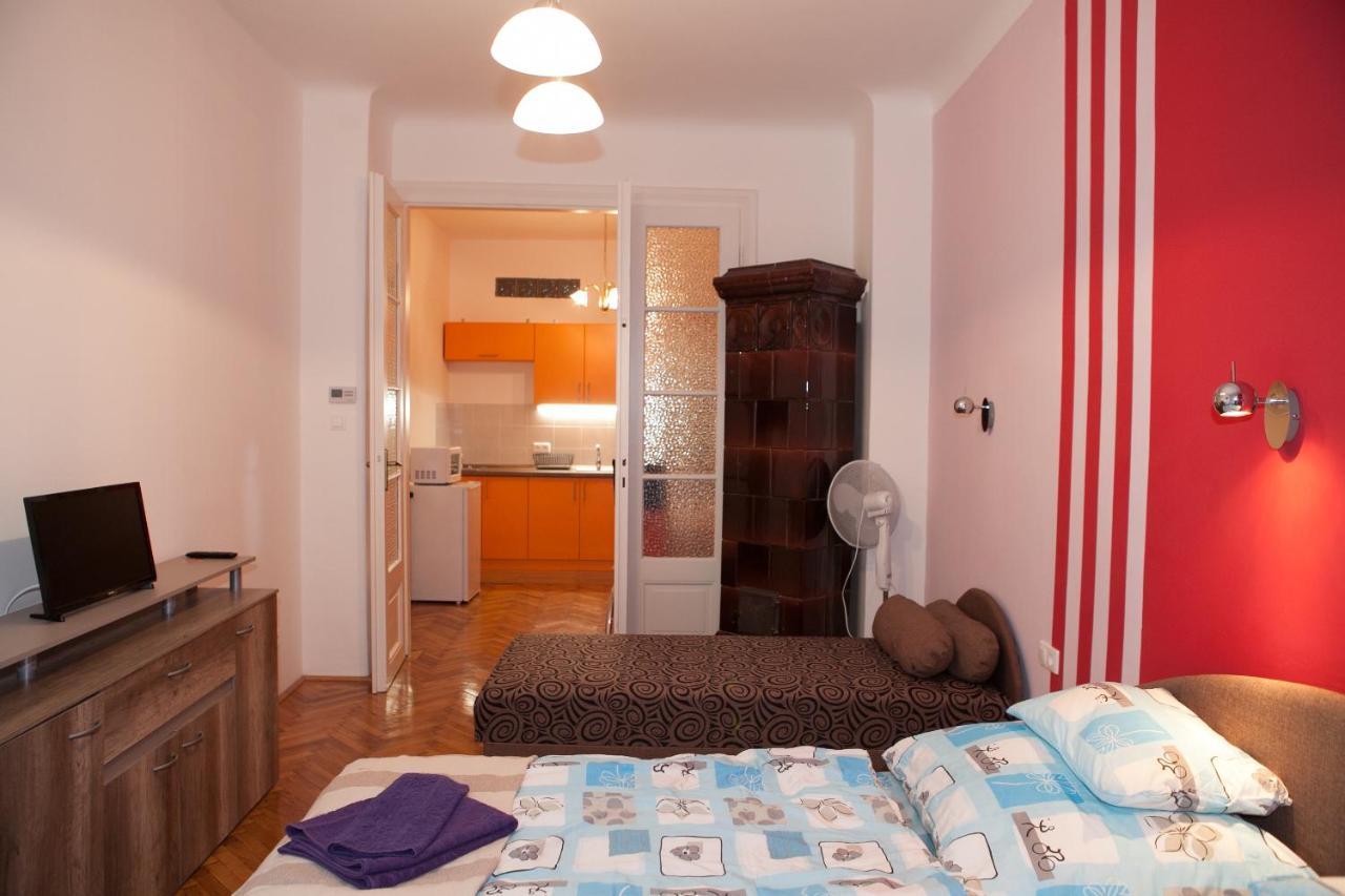Buda Trio Apartments Budapest Esterno foto
